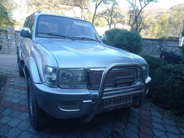 Серый Тойота Ленд Крузер 100, объемом двигателя 2.8 л и пробегом 210 тыс. км за 9999 $, фото 1 на Automoto.ua