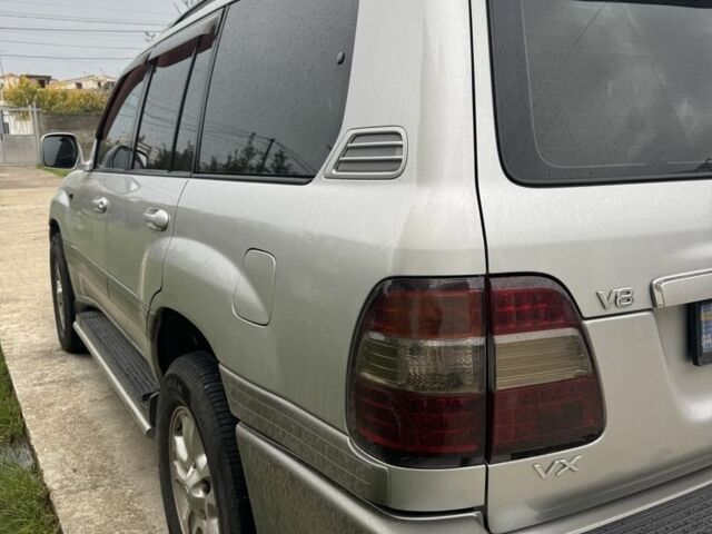 Серый Тойота Ленд Крузер 100, объемом двигателя 4.7 л и пробегом 335 тыс. км за 26500 $, фото 5 на Automoto.ua