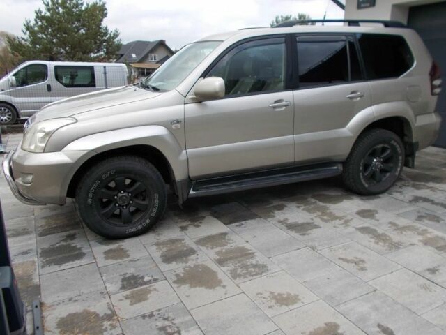 Серый Тойота Ленд Крузер 100, объемом двигателя 3 л и пробегом 270 тыс. км за 3200 $, фото 2 на Automoto.ua