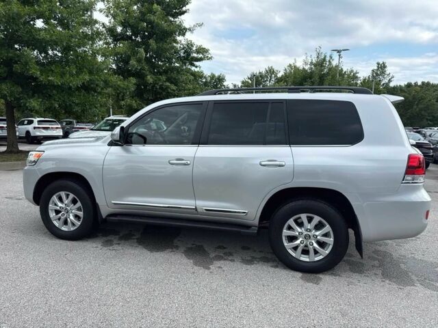 Серый Тойота Ленд Крузер 100, объемом двигателя 5.7 л и пробегом 42 тыс. км за 13000 $, фото 3 на Automoto.ua