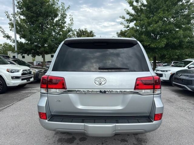 Серый Тойота Ленд Крузер 100, объемом двигателя 5.7 л и пробегом 42 тыс. км за 13000 $, фото 5 на Automoto.ua