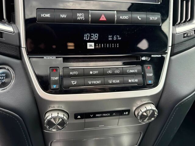 Серый Тойота Ленд Крузер 100, объемом двигателя 5.7 л и пробегом 42 тыс. км за 13000 $, фото 12 на Automoto.ua