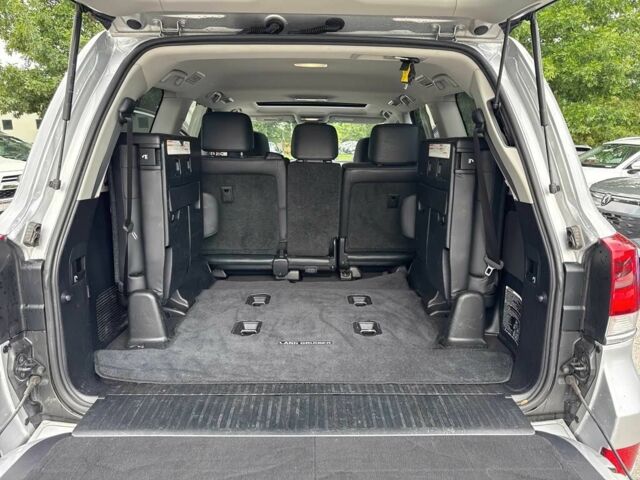 Серый Тойота Ленд Крузер 100, объемом двигателя 5.7 л и пробегом 42 тыс. км за 13000 $, фото 8 на Automoto.ua