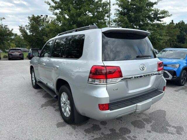 Серый Тойота Ленд Крузер 100, объемом двигателя 5.7 л и пробегом 42 тыс. км за 13000 $, фото 4 на Automoto.ua