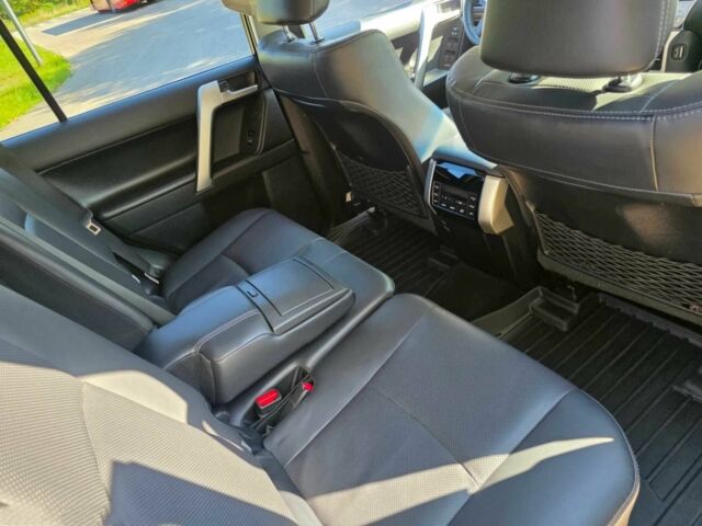 Серый Тойота Ленд Крузер 100, объемом двигателя 2.8 л и пробегом 12 тыс. км за 32000 $, фото 10 на Automoto.ua