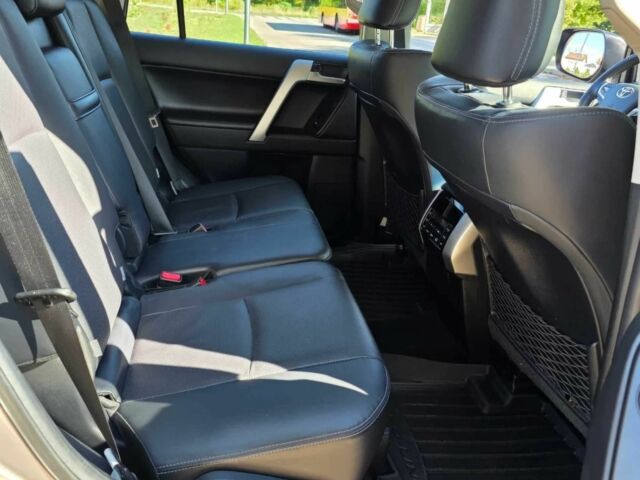 Серый Тойота Ленд Крузер 100, объемом двигателя 2.8 л и пробегом 12 тыс. км за 32000 $, фото 11 на Automoto.ua