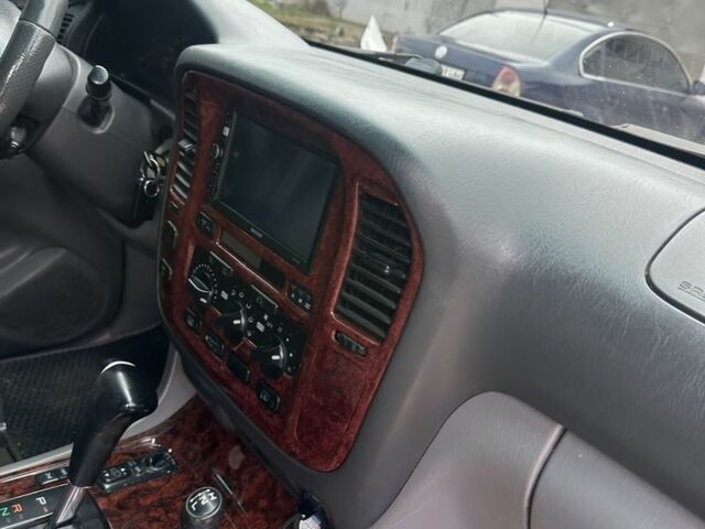 Синий Тойота Ленд Крузер 100, объемом двигателя 4.2 л и пробегом 225 тыс. км за 16000 $, фото 5 на Automoto.ua