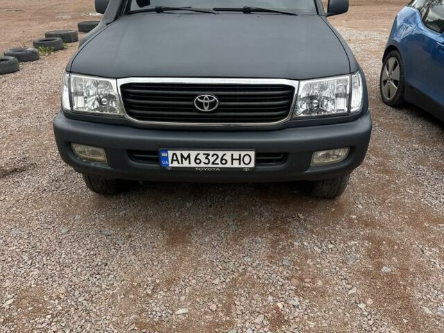 Синий Тойота Ленд Крузер 100, объемом двигателя 4.2 л и пробегом 225 тыс. км за 16000 $, фото 1 на Automoto.ua