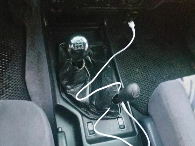 Зеленый Тойота Ленд Крузер 100, объемом двигателя 3 л и пробегом 440 тыс. км за 6000 $, фото 4 на Automoto.ua