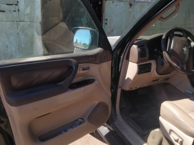 Зеленый Тойота Ленд Крузер 100, объемом двигателя 4.7 л и пробегом 300 тыс. км за 8600 $, фото 5 на Automoto.ua