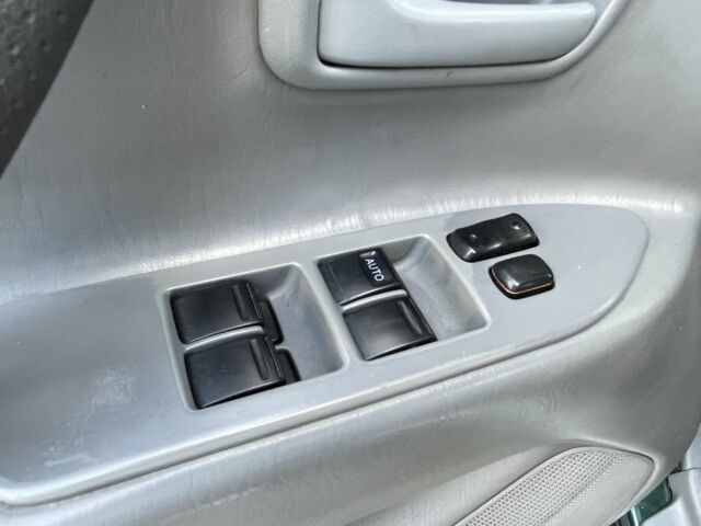 Зеленый Тойота Ленд Крузер 100, объемом двигателя 4.2 л и пробегом 366 тыс. км за 13500 $, фото 10 на Automoto.ua