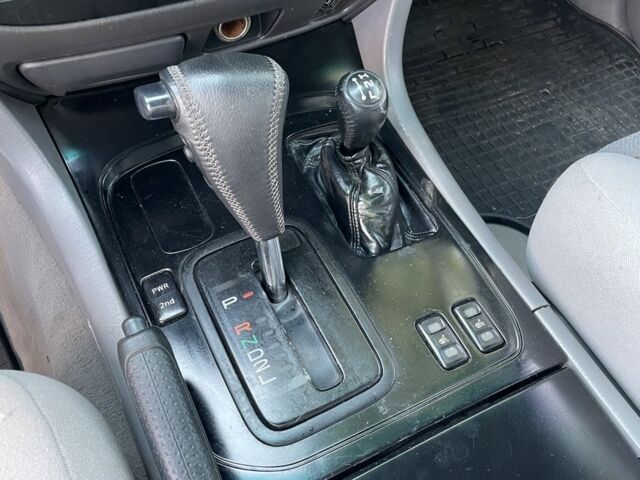 Зеленый Тойота Ленд Крузер 100, объемом двигателя 4.2 л и пробегом 366 тыс. км за 13500 $, фото 14 на Automoto.ua