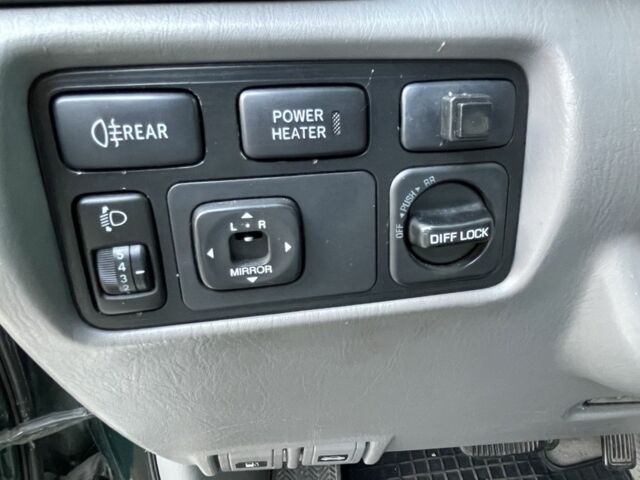 Зеленый Тойота Ленд Крузер 100, объемом двигателя 4.2 л и пробегом 366 тыс. км за 13500 $, фото 11 на Automoto.ua