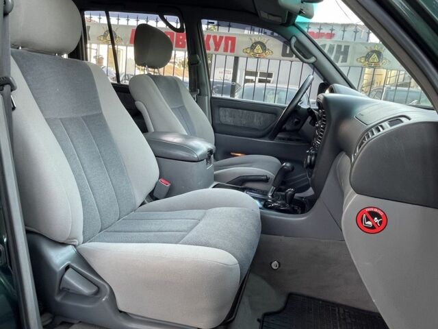 Зеленый Тойота Ленд Крузер 100, объемом двигателя 4.2 л и пробегом 366 тыс. км за 13500 $, фото 6 на Automoto.ua