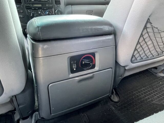 Зеленый Тойота Ленд Крузер 100, объемом двигателя 4.2 л и пробегом 366 тыс. км за 13500 $, фото 9 на Automoto.ua