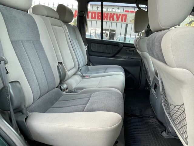 Зеленый Тойота Ленд Крузер 100, объемом двигателя 4.2 л и пробегом 366 тыс. км за 13500 $, фото 7 на Automoto.ua