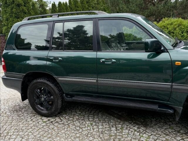 Зеленый Тойота Ленд Крузер 100, объемом двигателя 0 л и пробегом 327 тыс. км за 3300 $, фото 4 на Automoto.ua