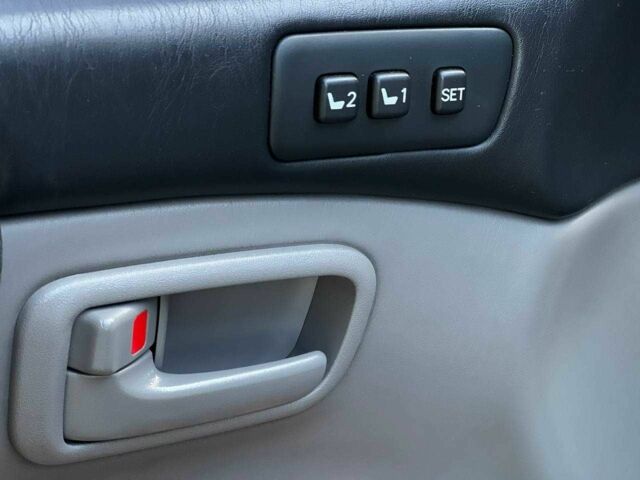 Зелений Тойота Ленд Крузер 100, об'ємом двигуна 4.2 л та пробігом 618 тис. км за 14490 $, фото 12 на Automoto.ua