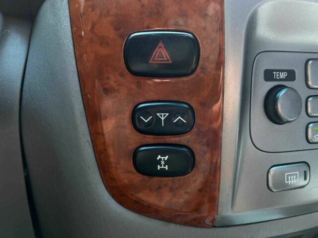 Зелений Тойота Ленд Крузер 100, об'ємом двигуна 4.2 л та пробігом 618 тис. км за 14490 $, фото 19 на Automoto.ua