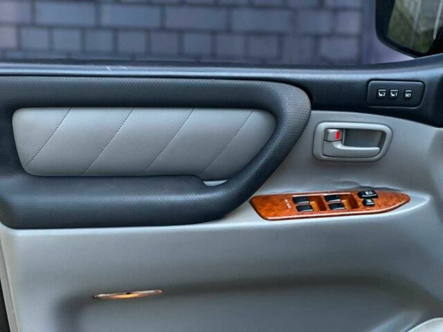 Зелений Тойота Ленд Крузер 100, об'ємом двигуна 4.2 л та пробігом 618 тис. км за 14490 $, фото 10 на Automoto.ua