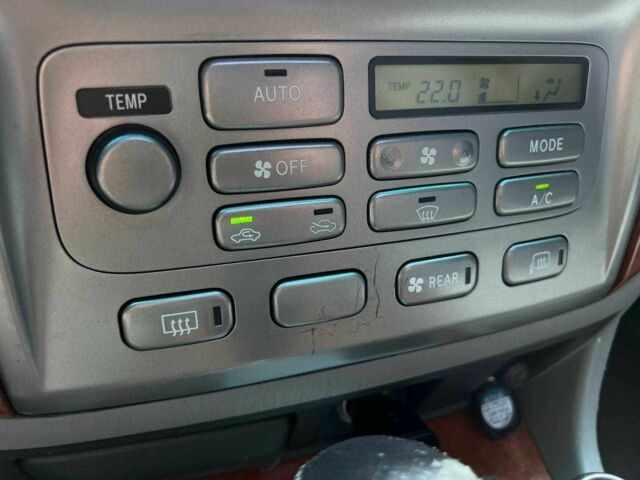 Зелений Тойота Ленд Крузер 100, об'ємом двигуна 4.2 л та пробігом 618 тис. км за 14490 $, фото 18 на Automoto.ua