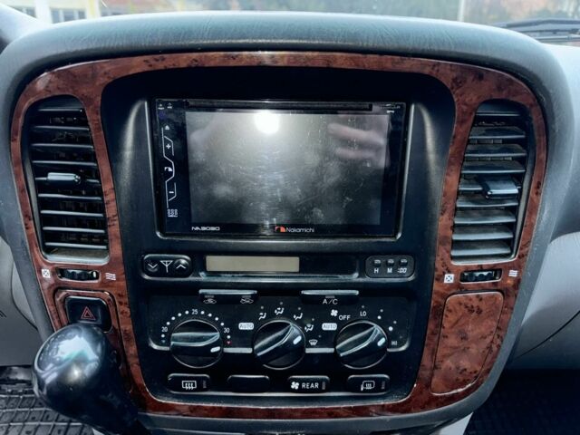 Черный Тойота Ленд Крузер 105, объемом двигателя 0 л и пробегом 350 тыс. км за 24990 $, фото 12 на Automoto.ua