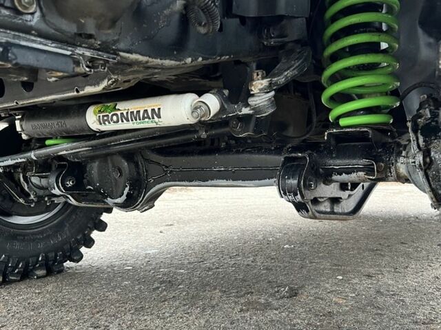 Серый Тойота Ленд Крузер 105, объемом двигателя 4.5 л и пробегом 210 тыс. км за 23000 $, фото 13 на Automoto.ua