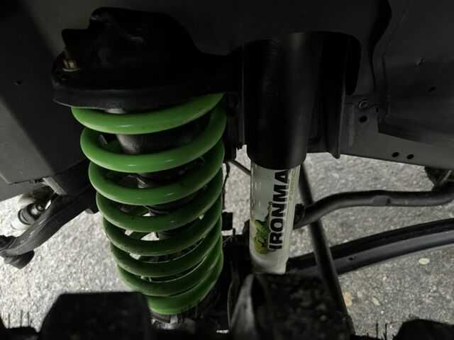 Серый Тойота Ленд Крузер 105, объемом двигателя 4.5 л и пробегом 210 тыс. км за 23000 $, фото 12 на Automoto.ua