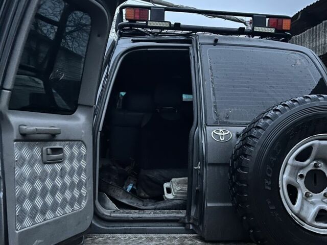 Серый Тойота Ленд Крузер 105, объемом двигателя 4.2 л и пробегом 3 тыс. км за 25000 $, фото 5 на Automoto.ua