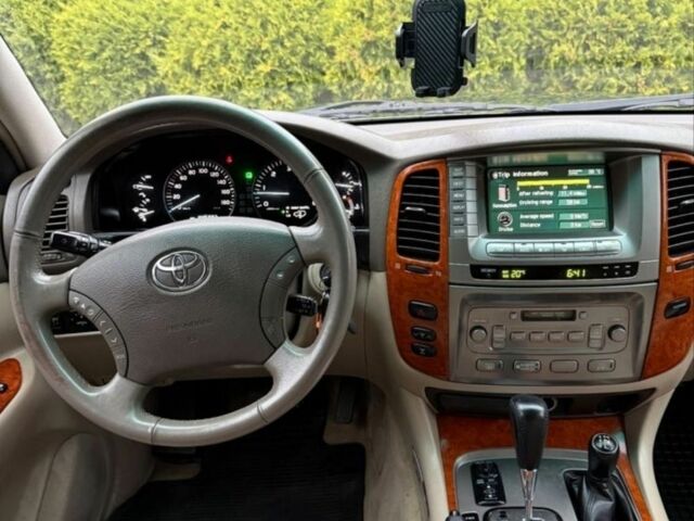 Зеленый Тойота Ленд Крузер 105, объемом двигателя 4.2 л и пробегом 265 тыс. км за 3300 $, фото 5 на Automoto.ua