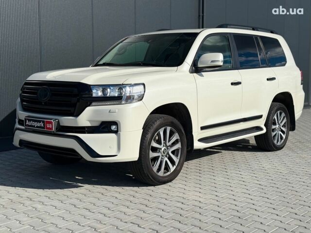 Белый Тойота Ленд Крузер 200, объемом двигателя 4.7 л и пробегом 145 тыс. км за 46590 $, фото 12 на Automoto.ua