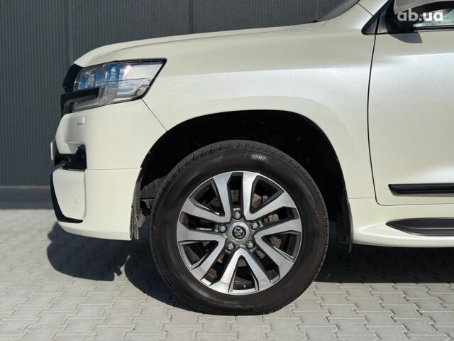 Белый Тойота Ленд Крузер 200, объемом двигателя 4.7 л и пробегом 145 тыс. км за 46590 $, фото 11 на Automoto.ua