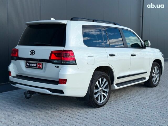 Белый Тойота Ленд Крузер 200, объемом двигателя 4.7 л и пробегом 145 тыс. км за 46590 $, фото 27 на Automoto.ua