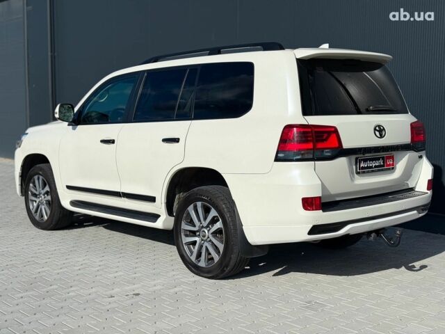 Белый Тойота Ленд Крузер 200, объемом двигателя 4.7 л и пробегом 145 тыс. км за 46590 $, фото 13 на Automoto.ua