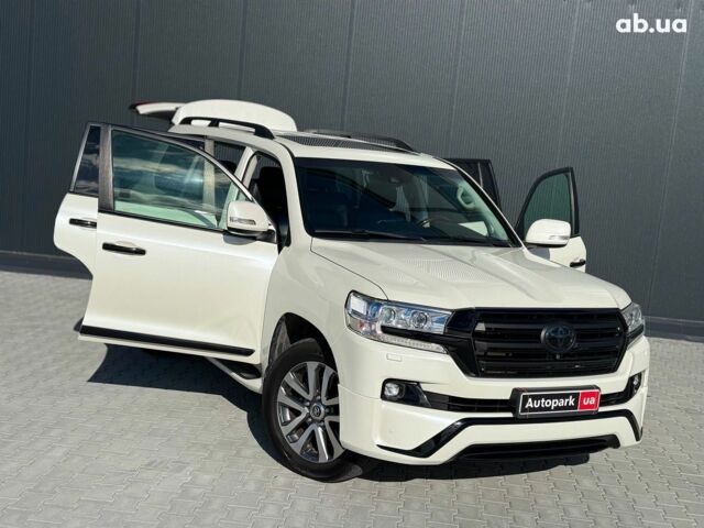 Белый Тойота Ленд Крузер 200, объемом двигателя 4.7 л и пробегом 145 тыс. км за 46590 $, фото 37 на Automoto.ua