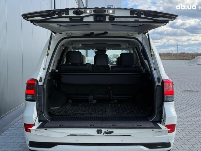 Белый Тойота Ленд Крузер 200, объемом двигателя 4.7 л и пробегом 145 тыс. км за 46590 $, фото 34 на Automoto.ua