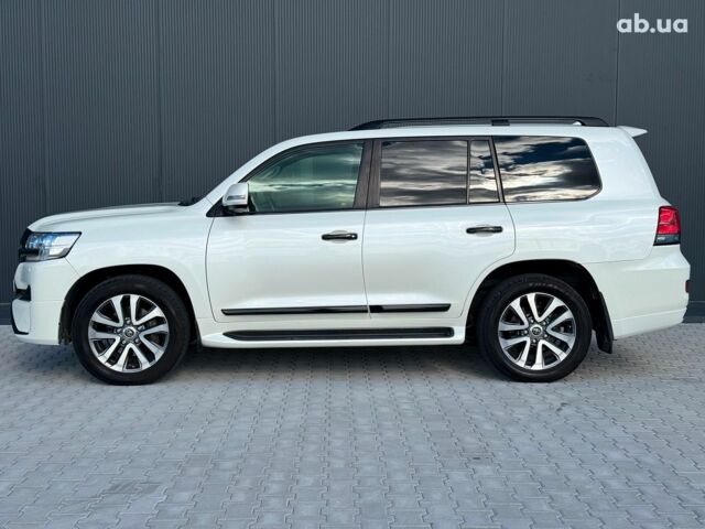 Белый Тойота Ленд Крузер 200, объемом двигателя 4.7 л и пробегом 145 тыс. км за 46590 $, фото 4 на Automoto.ua