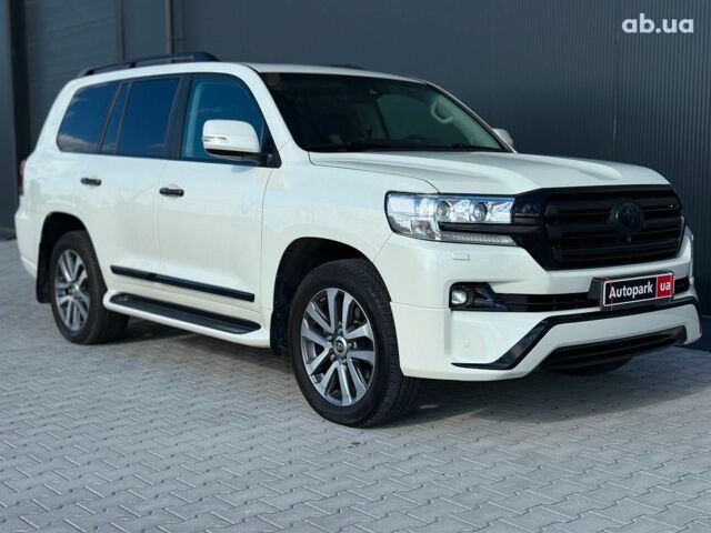 Белый Тойота Ленд Крузер 200, объемом двигателя 4.7 л и пробегом 145 тыс. км за 46590 $, фото 26 на Automoto.ua
