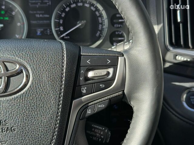 Белый Тойота Ленд Крузер 200, объемом двигателя 4.7 л и пробегом 145 тыс. км за 46590 $, фото 20 на Automoto.ua