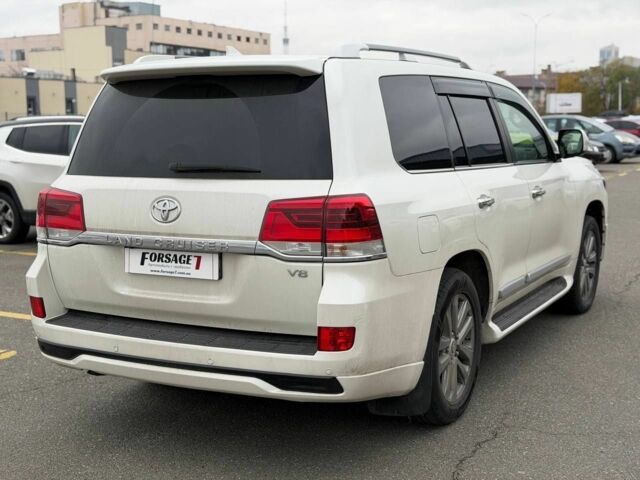 Белый Тойота Ленд Крузер 200, объемом двигателя 4.5 л и пробегом 167 тыс. км за 46800 $, фото 11 на Automoto.ua