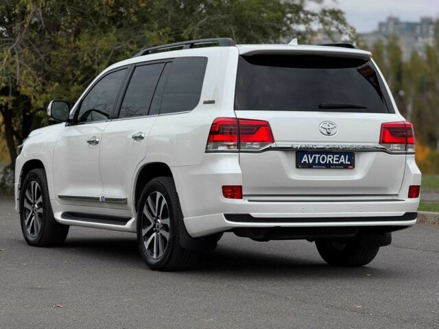 Белый Тойота Ленд Крузер 200, объемом двигателя 4.5 л и пробегом 205 тыс. км за 53500 $, фото 9 на Automoto.ua