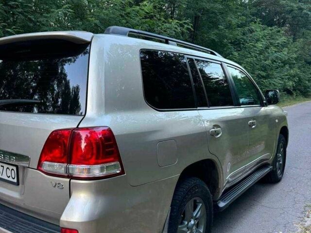 Бежевый Тойота Ленд Крузер 200, объемом двигателя 4.5 л и пробегом 519 тыс. км за 20500 $, фото 1 на Automoto.ua