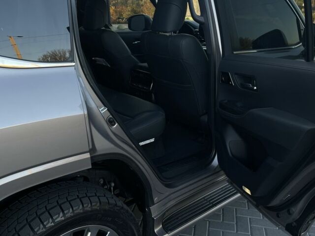 Бежевый Тойота Ленд Крузер 200, объемом двигателя 3.4 л и пробегом 22 тыс. км за 93000 $, фото 4 на Automoto.ua