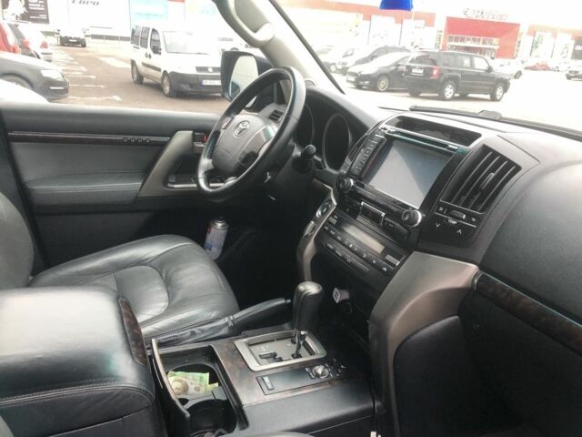 Черный Тойота Ленд Крузер 200, объемом двигателя 4.7 л и пробегом 320 тыс. км за 23800 $, фото 5 на Automoto.ua