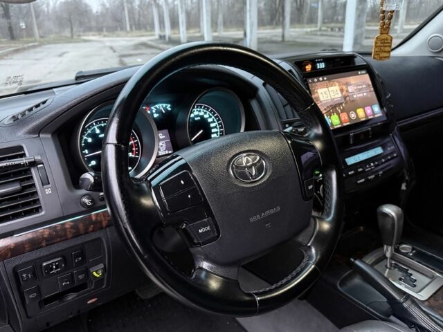 Чорний Тойота Ленд Крузер 200, об'ємом двигуна 4.7 л та пробігом 315 тис. км за 28500 $, фото 17 на Automoto.ua