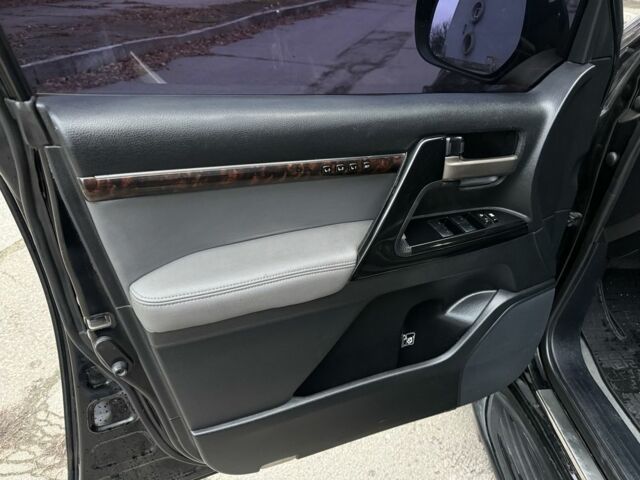 Чорний Тойота Ленд Крузер 200, об'ємом двигуна 4.7 л та пробігом 315 тис. км за 28500 $, фото 14 на Automoto.ua