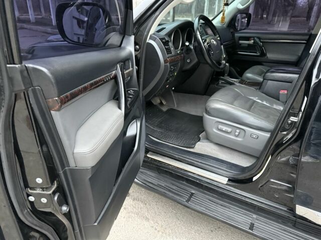 Чорний Тойота Ленд Крузер 200, об'ємом двигуна 4.7 л та пробігом 315 тис. км за 28500 $, фото 13 на Automoto.ua