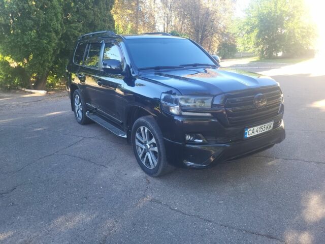 Черный Тойота Ленд Крузер 200, объемом двигателя 4.5 л и пробегом 244 тыс. км за 32000 $, фото 1 на Automoto.ua