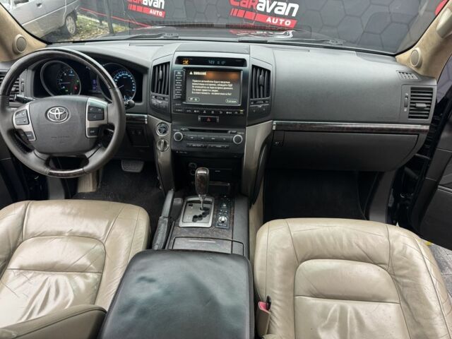 Чорний Тойота Ленд Крузер 200, об'ємом двигуна 4.5 л та пробігом 280 тис. км за 25900 $, фото 11 на Automoto.ua