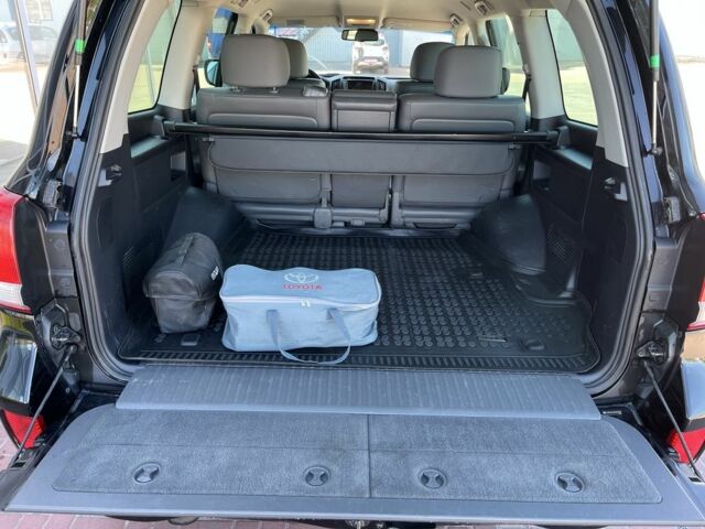 Чорний Тойота Ленд Крузер 200, об'ємом двигуна 4.5 л та пробігом 425 тис. км за 21500 $, фото 14 на Automoto.ua